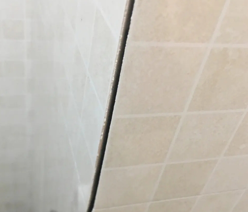 扬中瓷砖空鼓维修公司分享阳台瓷砖脱落的修复过程可以分为以下几个步骤